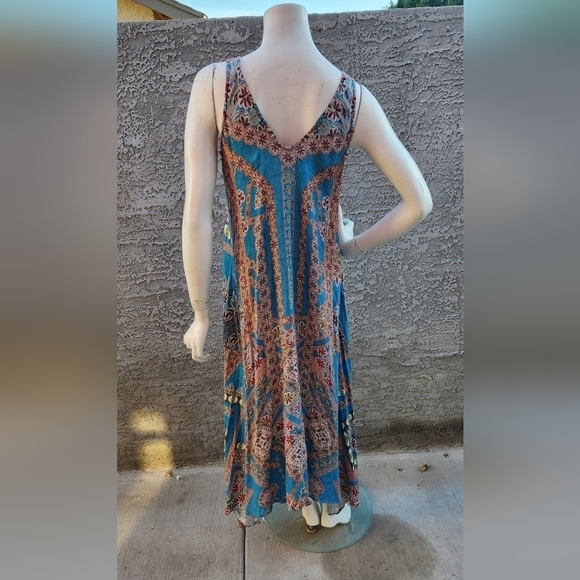 HEMANT AND NANDITA THE WILD LONG DRESS - Picture 4 of 10